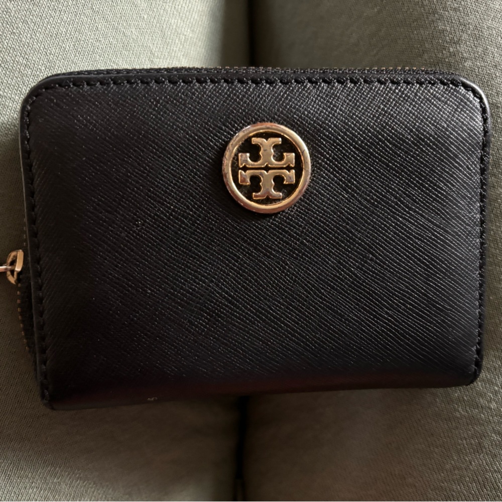 Tory Burch wallet size OS